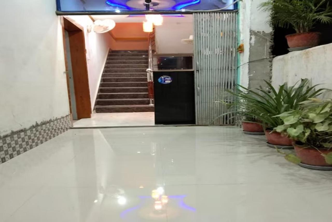 Goroomgo New Ashiyana Palace Varanasi Exterior photo